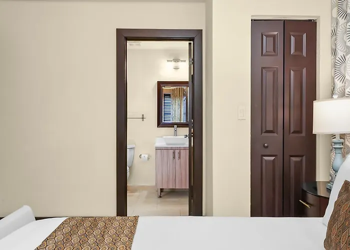 Tradewinds Apartment Hotel Miami Beach