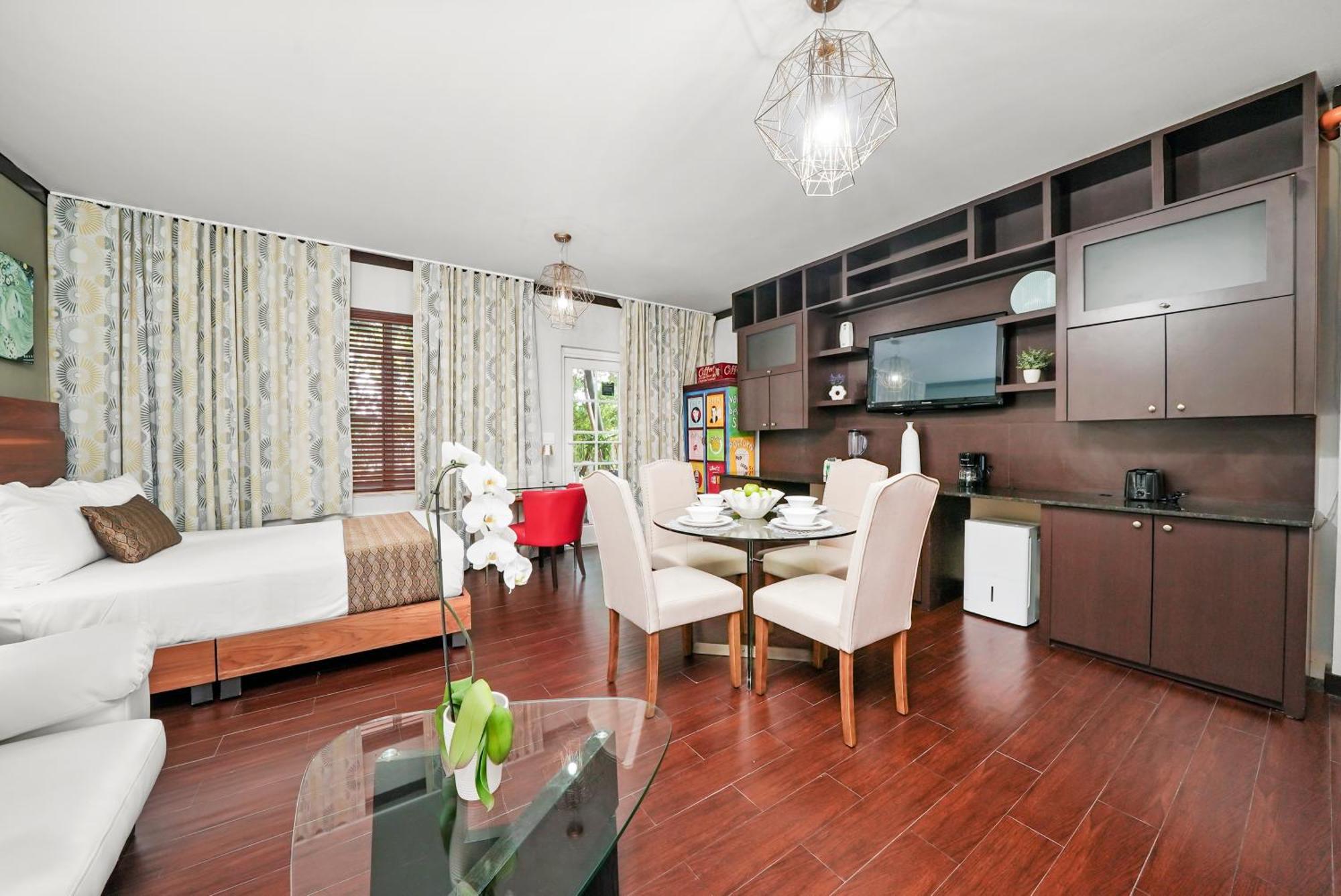 Tradewinds Miami Hotel