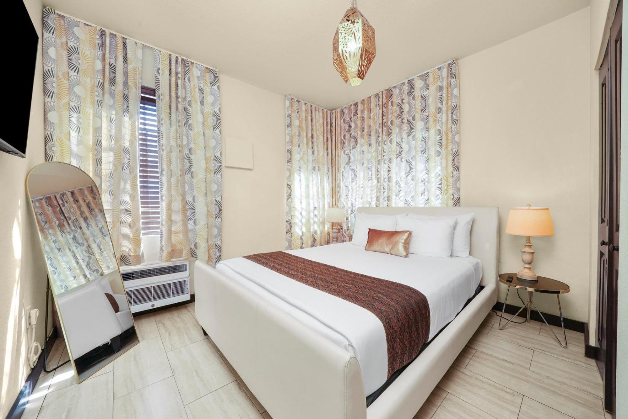 Tradewinds Miami Hotel