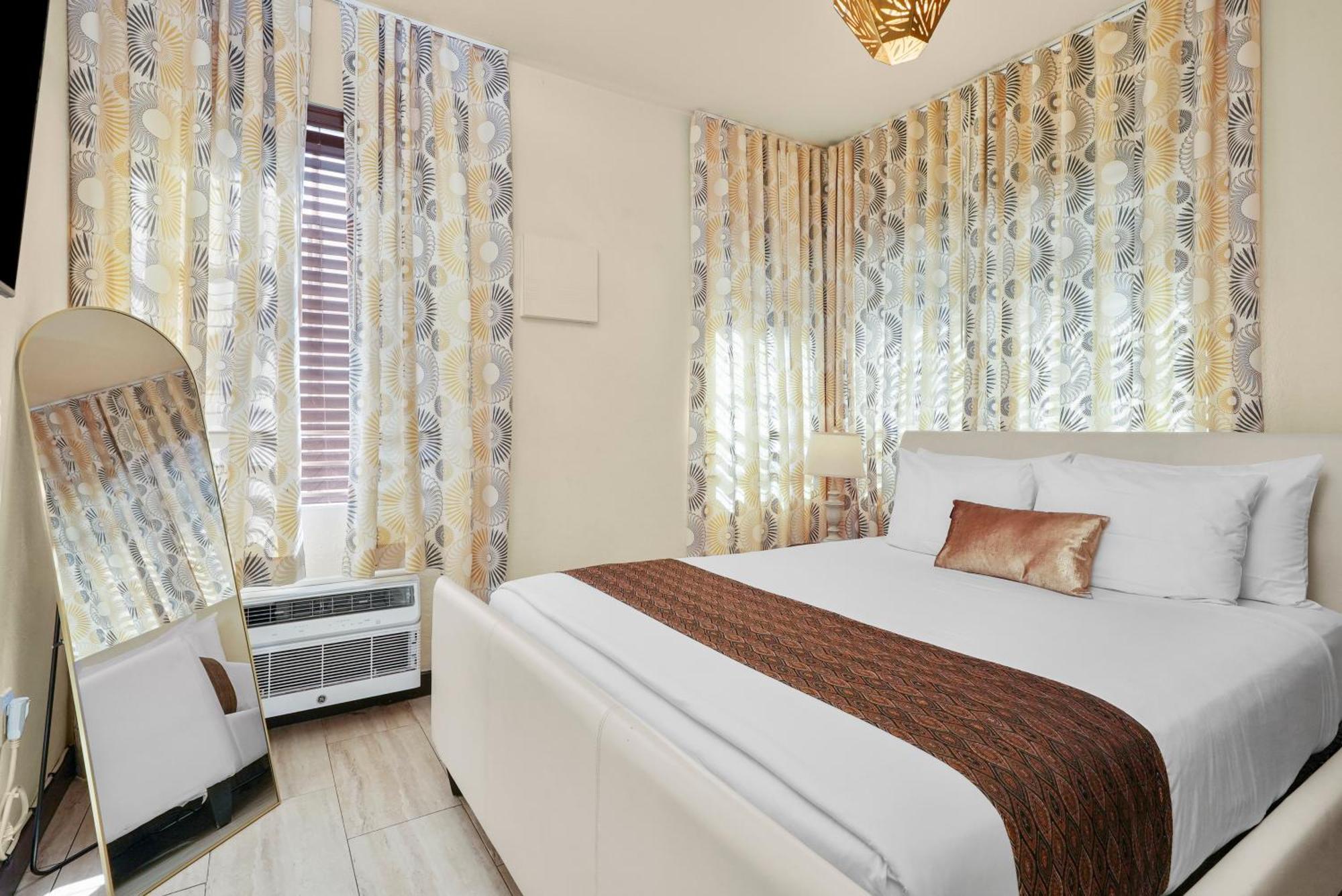 Tradewinds Miami Hotel